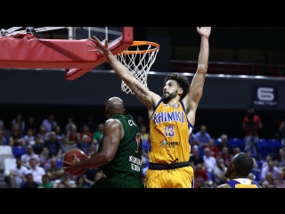 Энтони Гилл блокирует Дмитрия Кулагина в третьем матче серии