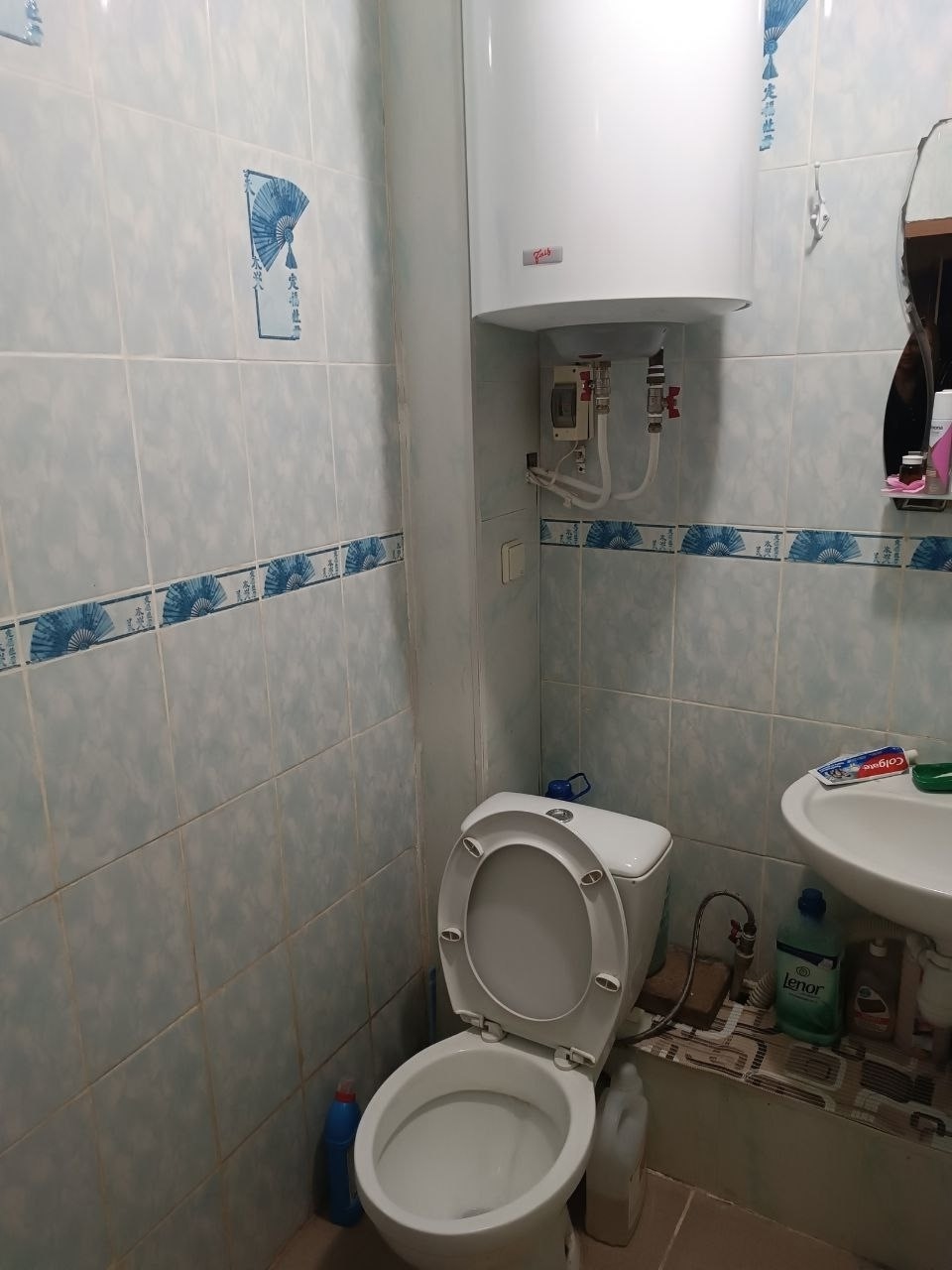 ‼Продам 1-ком. квартиру на кв. Запорожченко (п. Юбилейный). 1/5 эт., 34/17/7м². Не угловая., тёплая, уютная, с просторной кухней., м/п окна., балкон большой, застеклен. Новая кухонная, мебель и оборуд-е. Подвал сухой. Рядом вся инфраструктура. Цена: 3 900 000₽. Тел.+7(959) 15-88-99-8 (telegram) Денис‼; Тел.+7...